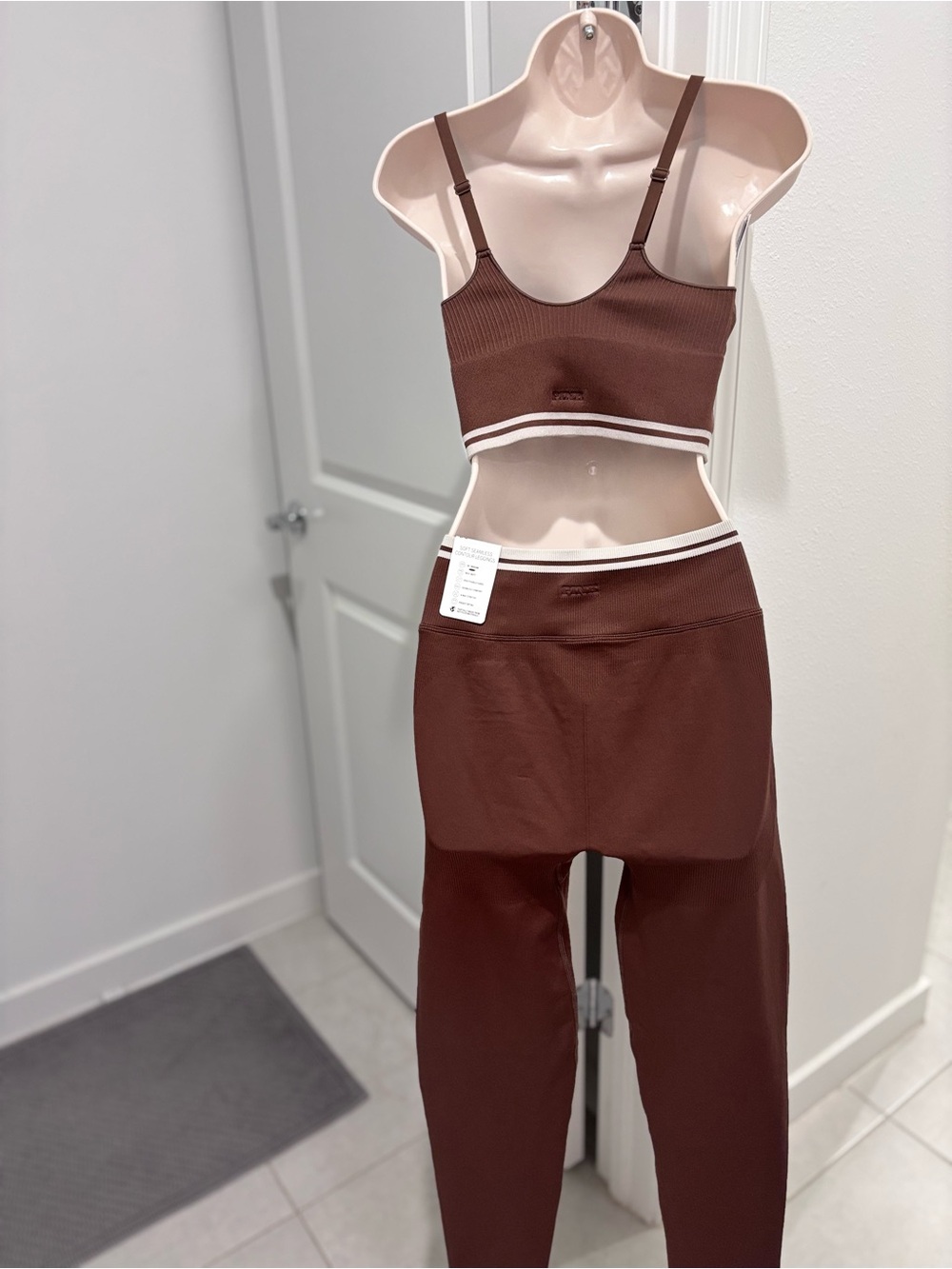 Victoria Secret Pink 2psc set SOFT SEAMLESS CONTOUR LEGGINGS Size M /Bra XL - Picture 7 of 16